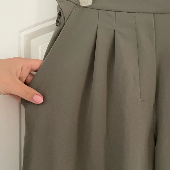 Lululemon Women's Essential High-Rise Trouser - Picture 5 of 9